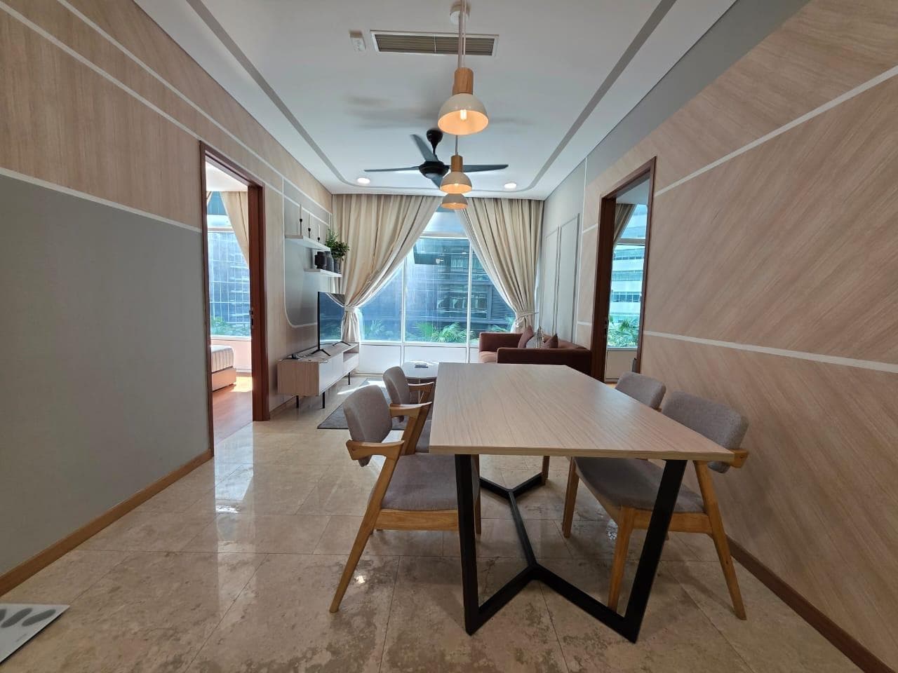 Sky Suites 6号房 Living Room